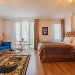 Wonder Aparthotel