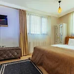 Wonder Aparthotel 4*