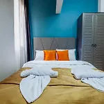 Wonder Aparthotel 4*