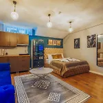 Wonder Aparthotel 4*